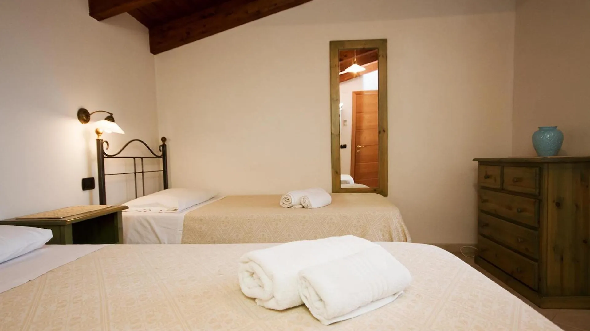Agri Resort San Giuliano Santa Maria la Palma Vakantieboerderij